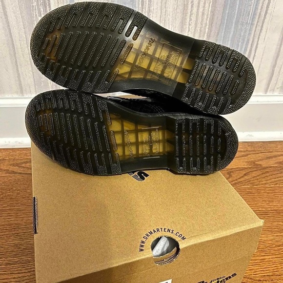 DR. MARTENS 1460 Gunmetal Wild Croc Embross LACE UP BOOTS Size 7 Women’s - Picture 3 of 4